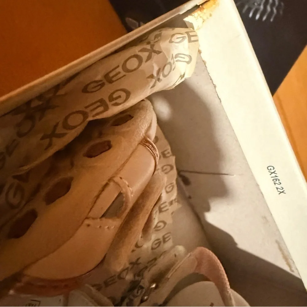 Geox Girls Pearlized Leather Sandals in Cream and Pink